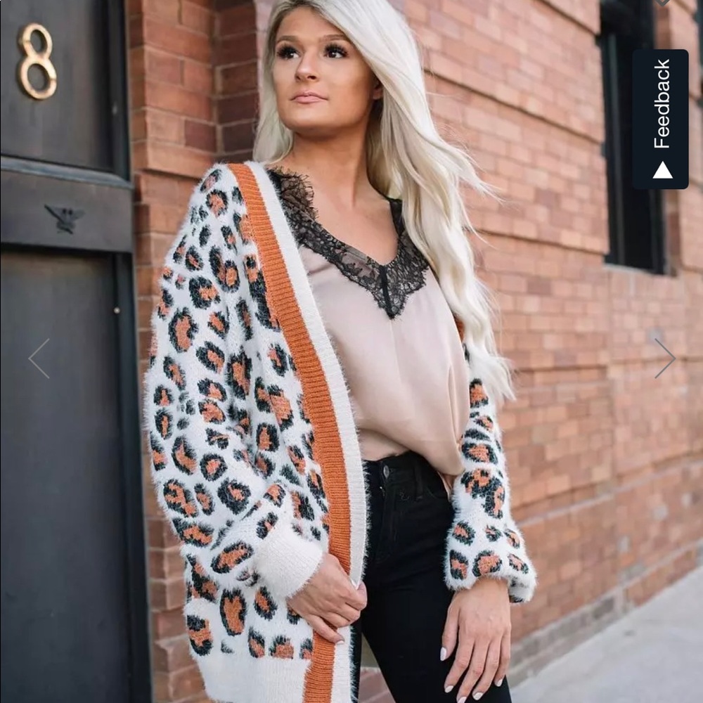 En crème medium cardigan cheetah print